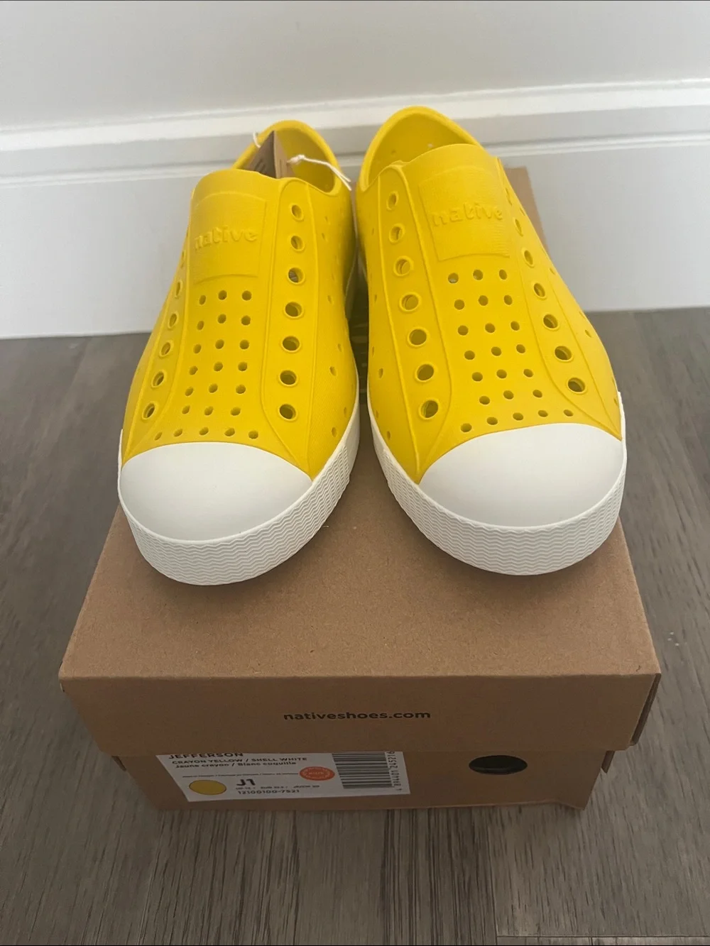 Native Shoes jefferson shoe. Yellow. White. Kids size 1. New in box.